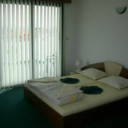 ホテル Levteri プリモルスコ